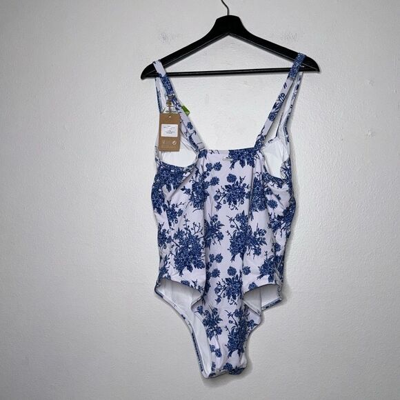 BERLOOK Floral Plus Size One-Piece Swimsuit Size 20 - Picture 4 of 13